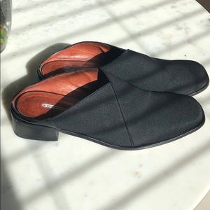 Donald J Pliner Mules